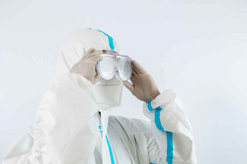 防化服清洗指南：讓防護(hù)裝備煥然一新，超值甩賣等你來！
