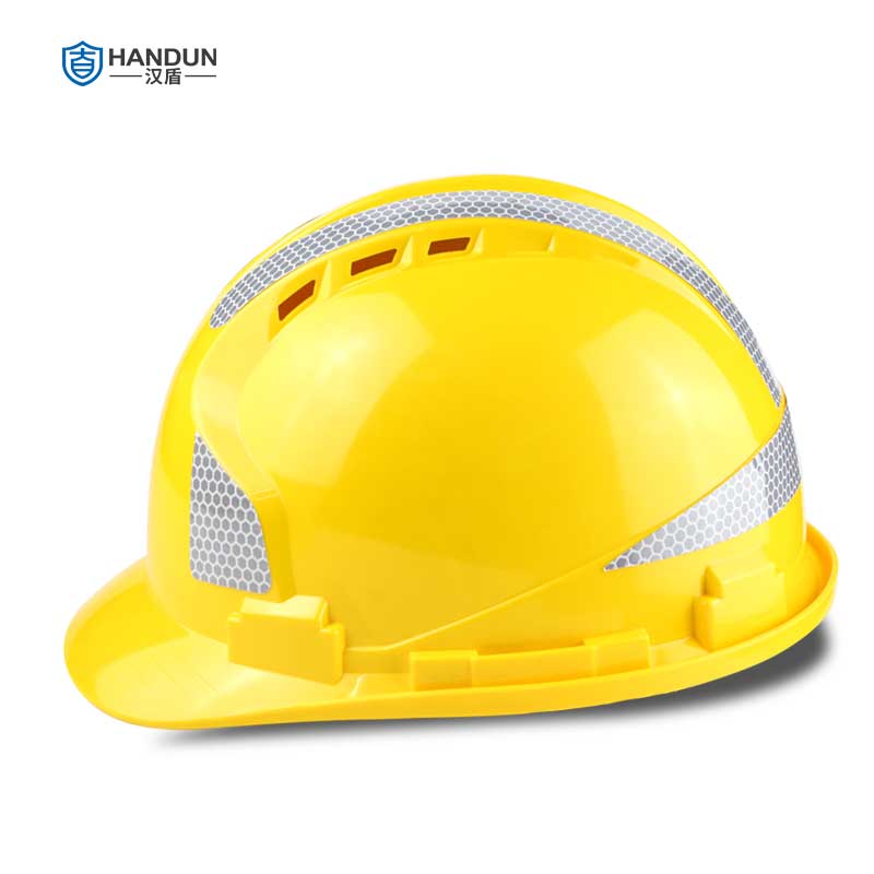 建筑施工中安全帽佩戴為何總不規(guī)范？